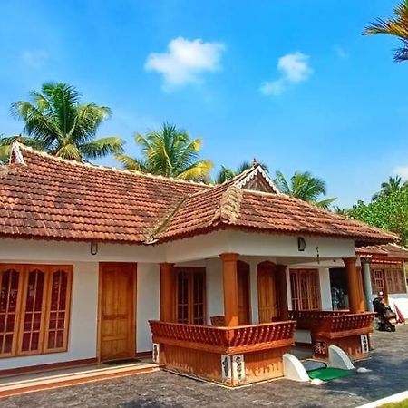 Breeze Backwater Homes Kochi Luaran gambar