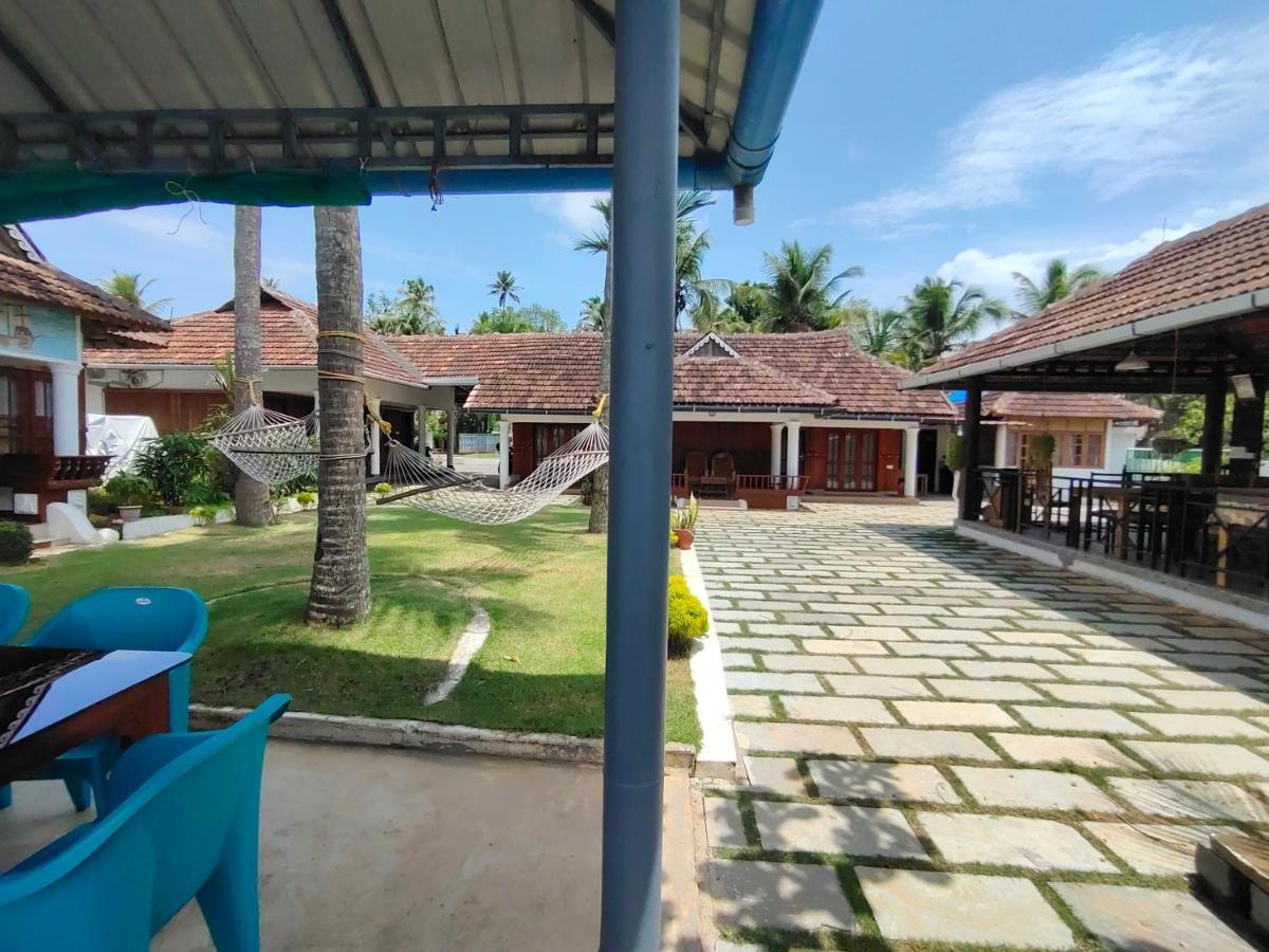 Breeze Backwater Homes Kochi Luaran gambar